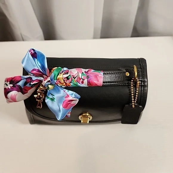 Sold Vintage Coach Regina #9983 - Picture 6 of 17